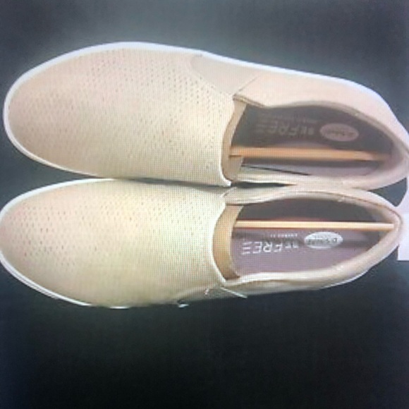 dr scholl's be free sneakers